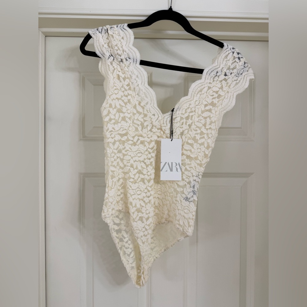 Zara new with tags size Small Stretch Lace Bodysuit